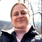 Beth Richardson headshot